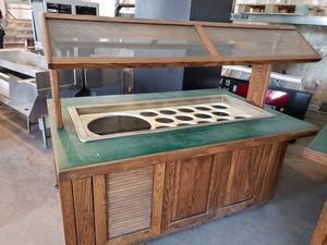 lot 7046 image: Refrigerated salad bar