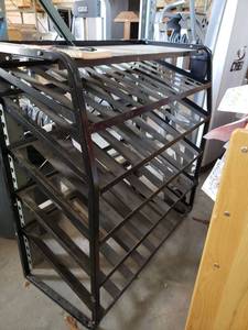 lot 7055 image: Metal rack