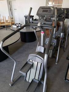 lot 7091 image: Life Fitness stair climber
