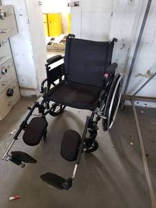 lot 7110 image: Deive wheel chair
