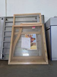 lot 7120 image: Plexiglass Play Pen