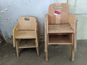 lot 7124 image: (5) Wooden Childrens Chairs