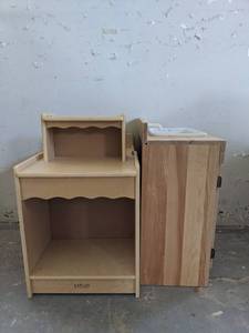 lot 7131 image: Childrens Play Sink And More