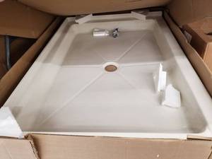lot 4636 image: 4ft x 34in Shower Base
