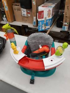 lot 4779 image: Infantino Baby Eat N Play Seat