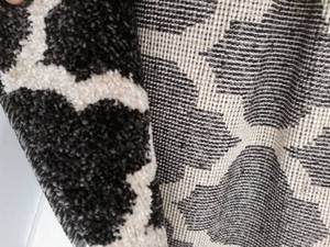 lot 4785 image: Area Rug UNKNOWN SIZE