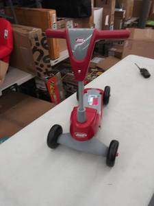lot 4814 image: radio flyer childs plastic scooter