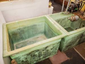 lot 121 image: 2 poly tanks 70 gallons per with Two dividers
