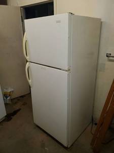 lot 137 image: 2 non working refrigerators