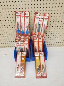 lot 152 image: 40 assorted Smithwick Rattling Rogue Topwater Lures