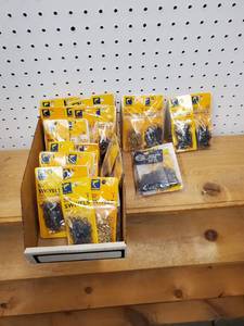 lot 223 image: Size 10 and 20 swivels