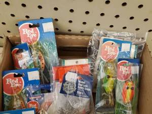 lot 256 image: Red eye Wigglers Safety snaps Bobbers
