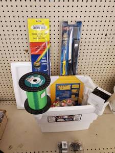 lot 277 image: 20 qt cooler Catfish Lot