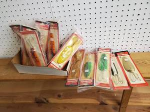lot 282 image: 6-7 inch Eppinger Daredevle Musky Northern Lures