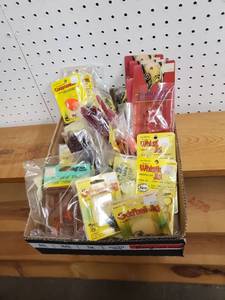 lot 287 image: Pan fish lure lot