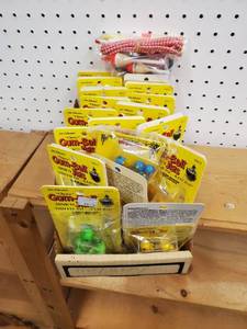 lot 339 image: 12 oz Gumball sink jigs assorted and fireball jigs