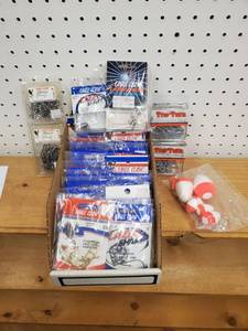 lot 383 image: Hooks assorted