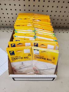 lot 389 image: 100 packs size 1-10 gold smelled Crappie rigs