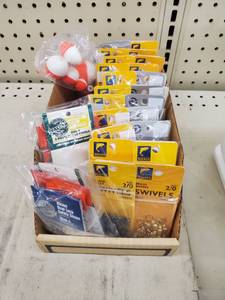 lot 415 image: Swivels and safety snaps sizes 1-3