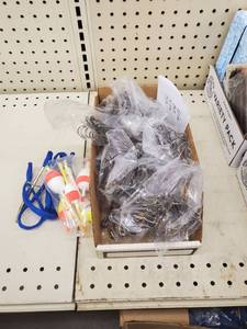 lot 424 image: Size 70 and 80 Bronze treble hooks