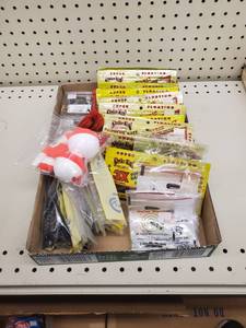 lot 429 image: Soft bait - hooks - weights