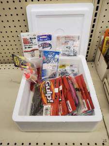 lot 435 image: 5qt cooler with soft bait Hooks and Weights
