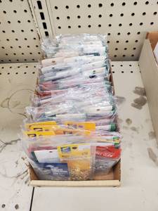lot 440 image: Huge Lot Assorted swivels and snaps