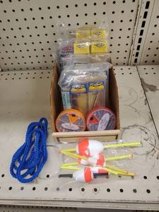lot 442 image: Storm and Rapala lures weights and more