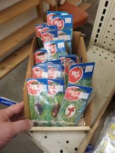 lot 449 image: 316oz Red Eye Wigglers Assorted colors