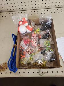 lot 516 image: Floating jig heads assorted colors