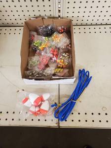 lot 518 image: Floating jig heads assorted colors