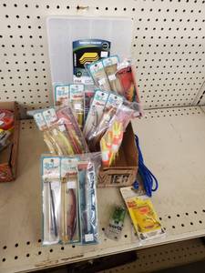 lot 522 image: Plano spinnerbait Stowaway - Rapala - Reef Runner Ripsticks and more