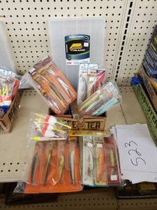 lot 523 image: Plano spinnerbait Stowaway - Rapala - Reef runner Ripsticks - Bombers long A