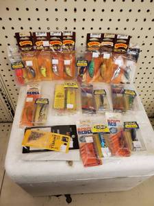 lot 545 image: Crank Baits - Bomber - Storm - Rebel