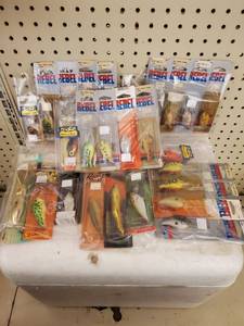 lot 546 image: Crank baits - Rebel - Storm and more