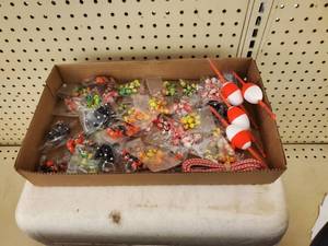 lot 555 image: Floating jig heads assorted colors
