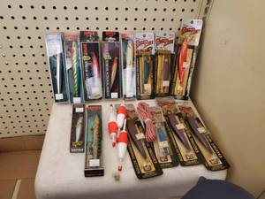 lot 569 image: Large Rapala and SeaBee lures