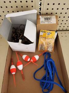 lot 620 image: 140 Bronze treble hooks 36ct- (13) 6oz bank Sinkers and more