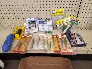 lot 633 image: Smithwick Rattling Rogue- Hooks - Clear weighted bobbers and more