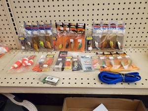 lot 645 image: Crank bait lures lot
