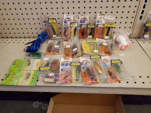 lot 646 image: Crank bait lures