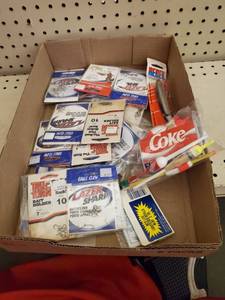 lot 654 image: Assorted J hooks - Coke can bobbers