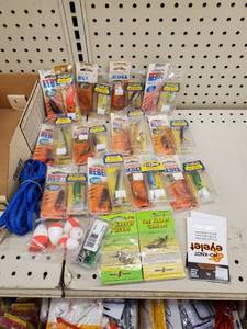 lot 662 image: Rebel - Storm Crank bait lures