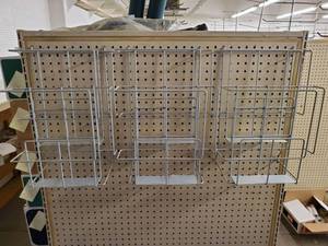 lot 718 image: 3 Magazine displays