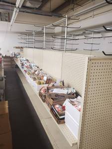 lot 1 image: Lozier - (6) 4 ft Sections with 1 endcap