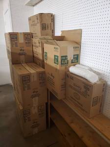 lot 24 image: Styrofoam Dart J cups with lids 4oz and 16oz with lids