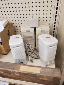 lot 59 image: 4 used computer speakers