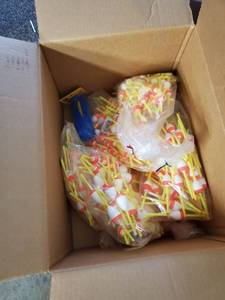 lot 60 image: 300 bobbers and with 25 ft stringer