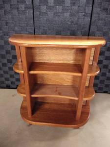 lot 8004 image: Wood Trinket Shelf