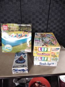 lot 8025 image: Snow Tube, Board Games and Pool